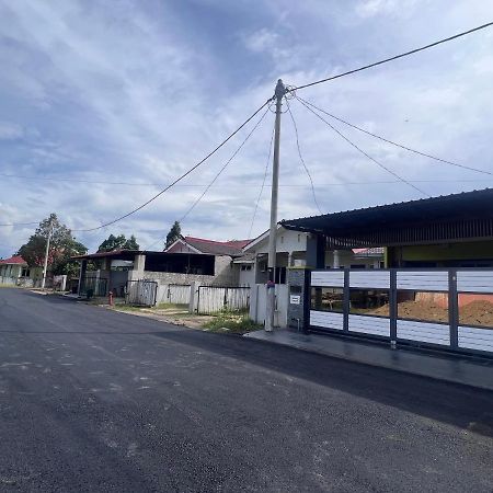 Auranad Guest House Tanah Merah Wifi-Netflix Exterior photo