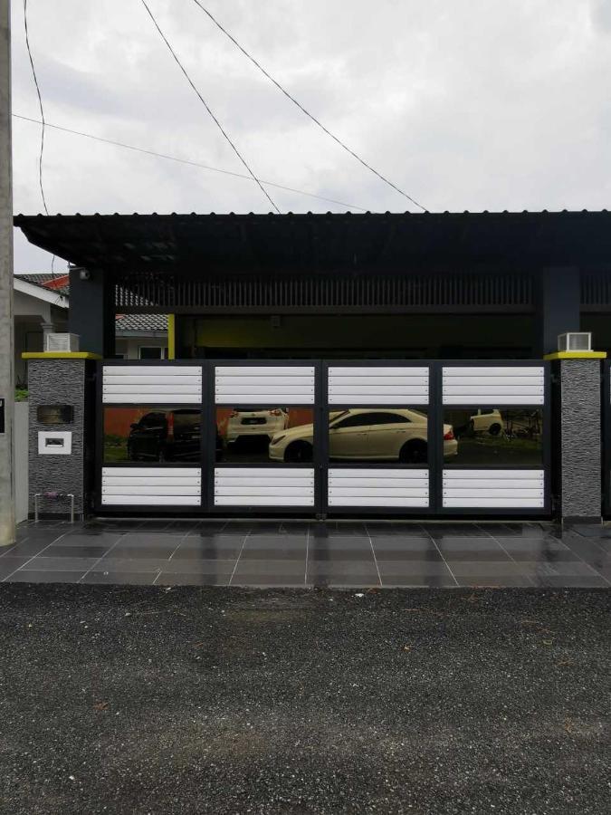 Auranad Guest House Tanah Merah Wifi-Netflix Exterior photo