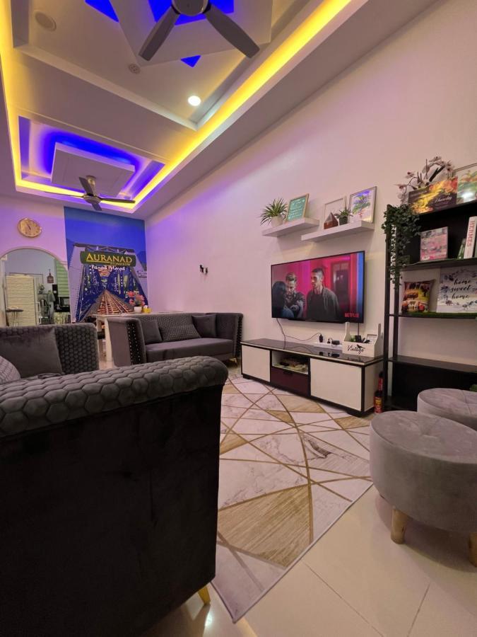 Auranad Guest House Tanah Merah Wifi-Netflix Exterior photo
